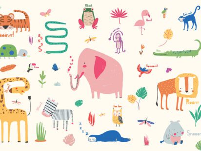 Children’s bedroom with playful jungle animal wallpaper, including illustrated lions, elephants, snakes, monkeys, birds, and more—each labeled with fun animal sounds.